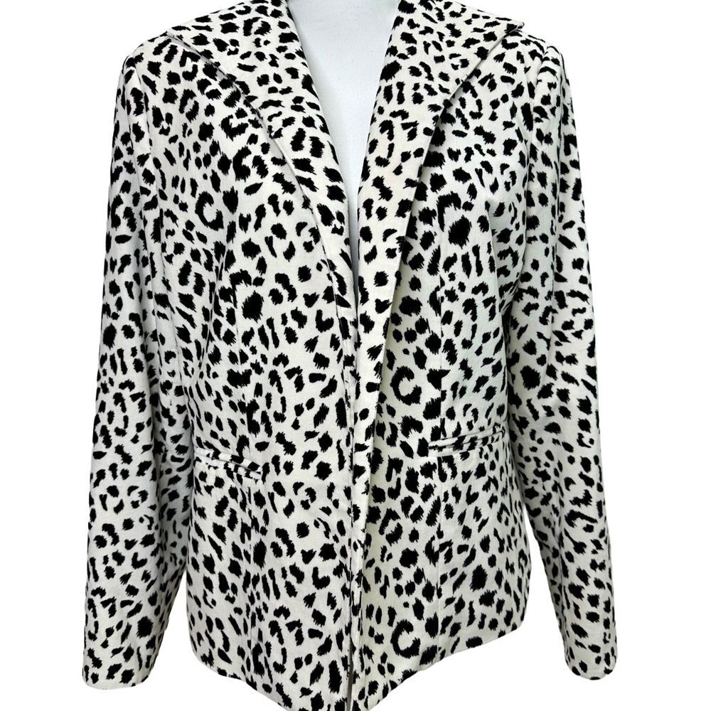 Neiman Marcus Black and White Leopard Print Open Blazer Size L 💯 cotton
